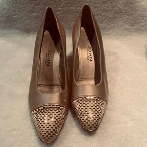 Vintage St. John Gold Heels 9.5
